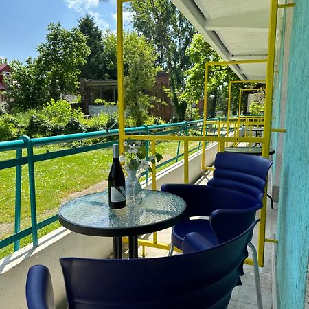 Lelle Beach Club Balatonlelle Exterior foto