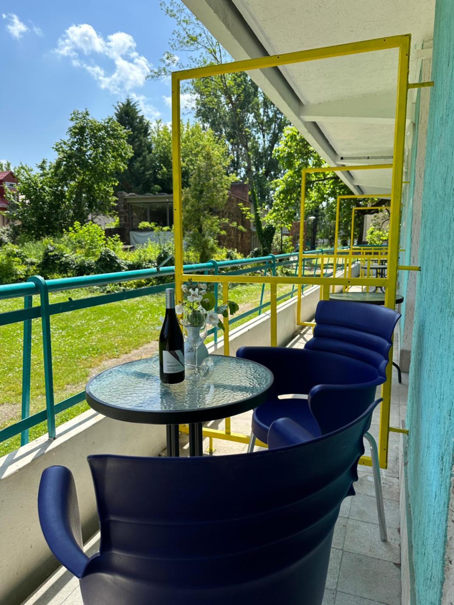 Lelle Beach Club Balatonlelle Exterior foto